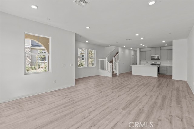4279 S Hermosa Paseo, Ontario CA: https://media.crmls.org/medias/abb311b4-a8e7-46ea-9c45-f02a23399312.jpg