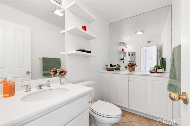 Detail Gallery Image 17 of 49 For 75 Ashford, Irvine,  CA 92618 - 4 Beds | 2/1 Baths