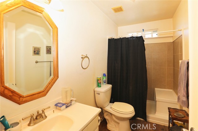 Detail Gallery Image 10 of 32 For 15563 22nd Ave, Clearlake,  CA 95422 - 3 Beds | 2 Baths