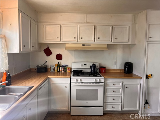 Detail Gallery Image 10 of 32 For 391 Montclair Dr #148,  Big Bear City,  CA 92314 - 2 Beds | 2 Baths