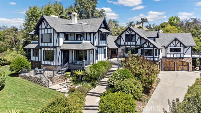 Detail Gallery Image 1 of 75 For 7008 Hawarden Dr, Riverside,  CA 92506 - 6 Beds | 5/1 Baths