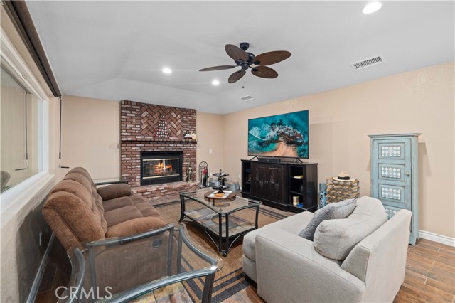 9332 Evelyn Avenue, California City CA: https://media.crmls.org/medias/abb4a96d-97b3-4076-a75c-6a67d91a79ca.jpg