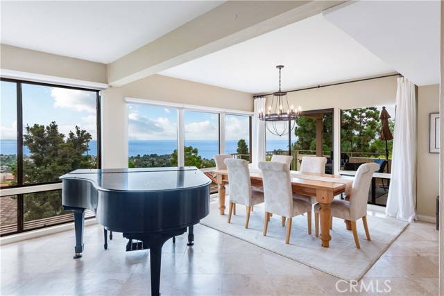 Detail Gallery Image 9 of 43 For 1344 via Romero, Palos Verdes Estates,  CA 90274 - 4 Beds | 4/1 Baths