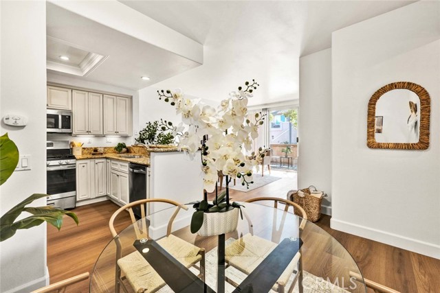 Detail Gallery Image 17 of 56 For 1203 Solvay Aisle, Irvine,  CA 92606 - 2 Beds | 2 Baths