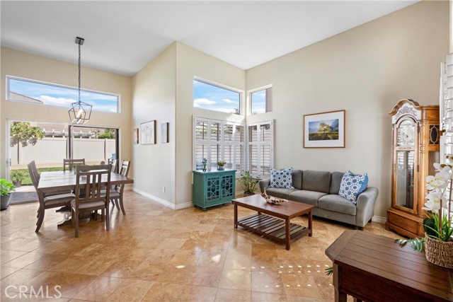 Detail Gallery Image 5 of 56 For 2969 Coral St, Corona,  CA 92882 - 5 Beds | 3 Baths