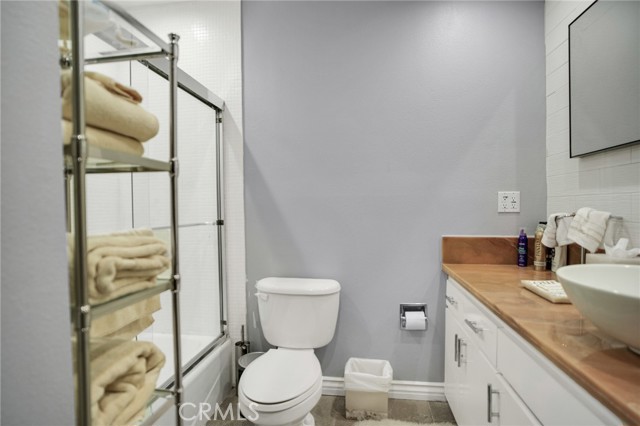 Detail Gallery Image 8 of 15 For 1201 Larrabee St #107,  West Hollywood,  CA 90069 - 2 Beds | 2 Baths