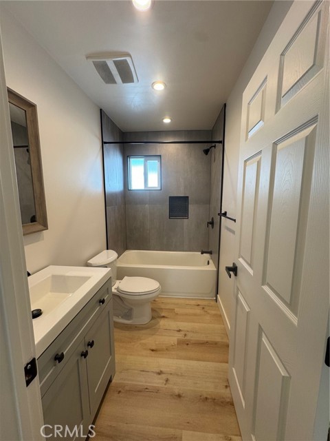 Detail Gallery Image 8 of 17 For 3855 Brayton, Long Beach,  CA 90807 - 4 Beds | 3 Baths