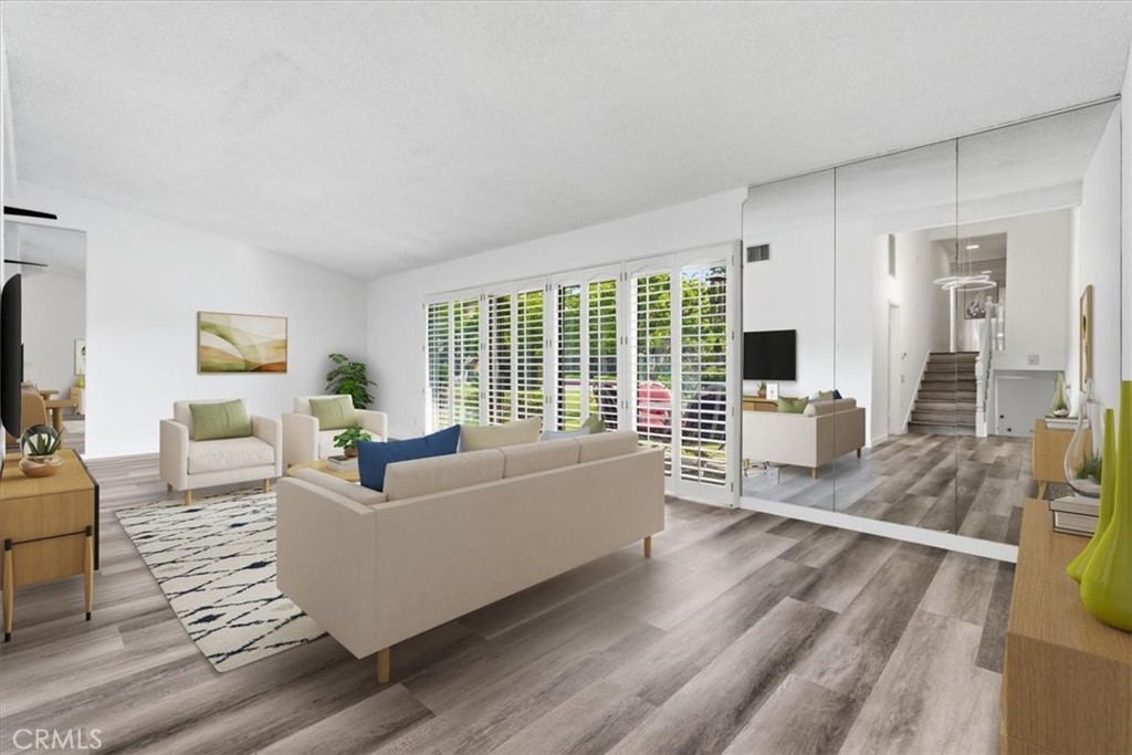 3500 W Manchester #472