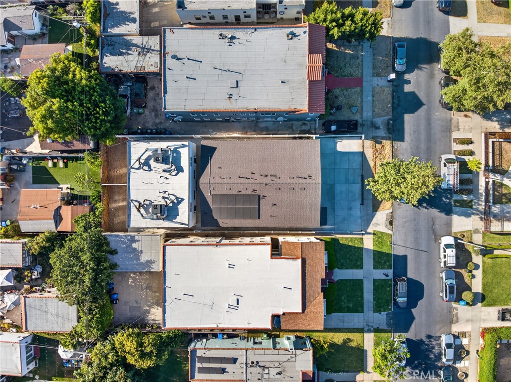 https://media.crmls.org/medias/abb7e7e9-e627-4f8f-868d-c326bd559881.jpg?preset=X-Large
