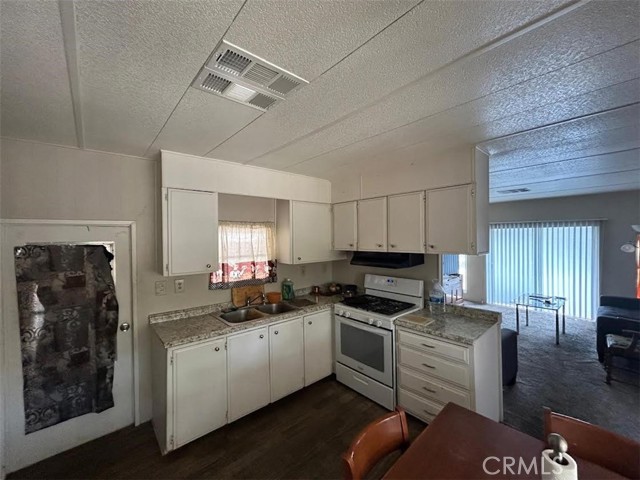 Detail Gallery Image 9 of 15 For 260 N Lyon Ave Spc 119 Ave, Hemet,  CA 92543 - 1 Beds | 1 Baths