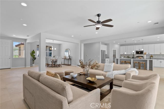 Detail Gallery Image 15 of 54 For 5612 Levanto St, Bakersfield,  CA 93306 - 4 Beds | 3 Baths