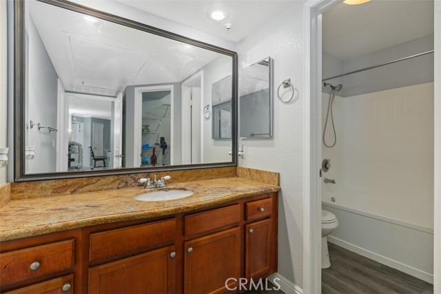 Detail Gallery Image 8 of 9 For 1980 Las Colinas Cir #208,  Corona,  CA 92879 - 2 Beds | 2 Baths