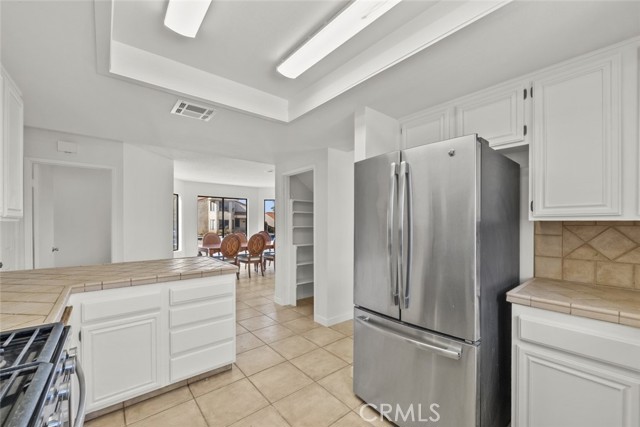 618 W Avenue Q12, Palmdale CA: https://media.crmls.org/medias/abb9e43b-2e7c-400d-8fce-42142ad4a7b6.jpg
