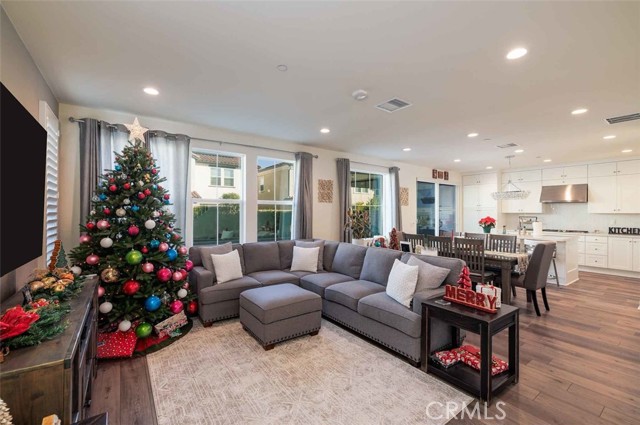 Detail Gallery Image 21 of 57 For 1232 E Providence, Placentia,  CA 92870 - 4 Beds | 4 Baths