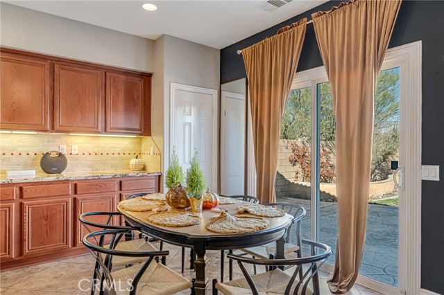 Detail Gallery Image 16 of 37 For 12936 Presidio, Victorville,  CA 92394 - 3 Beds | 2 Baths