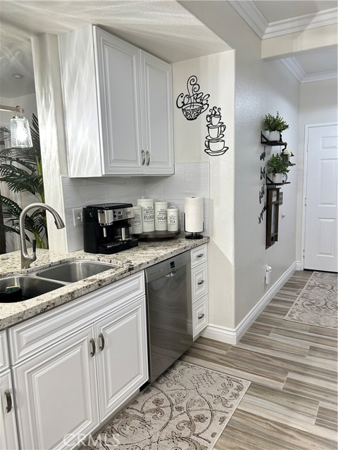 41410 Juniper Street, Murrieta CA: https://media.crmls.org/medias/abbbea99-f283-433d-8976-01fe4991c395.jpg