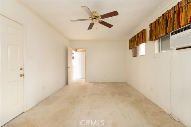 5939 Greentop Street, Lakewood CA: https://media.crmls.org/medias/abbc4314-3ab6-4940-81dd-848345694eaf.jpg