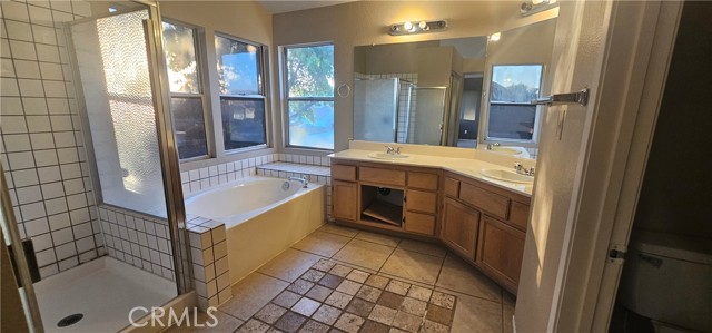 Image 3 of 5 For 1555 Rexford Drive