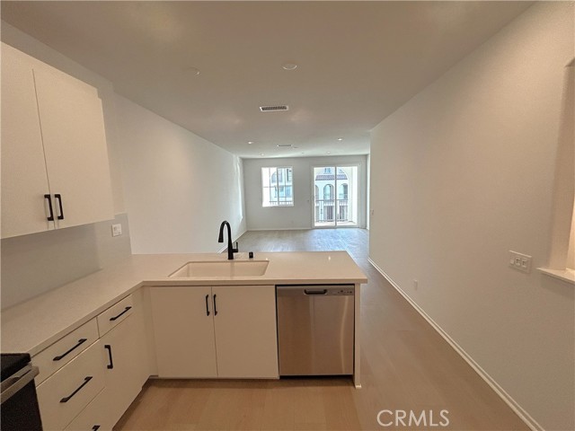 Detail Gallery Image 10 of 34 For 8444 Milk Thistle Ln, Chino,  CA 91708 - 4 Beds | 4 Baths