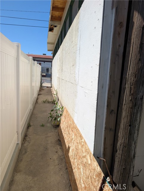 Detail Gallery Image 18 of 20 For 1071 Center St, Riverside,  CA 92507 - 4 Beds | 2 Baths