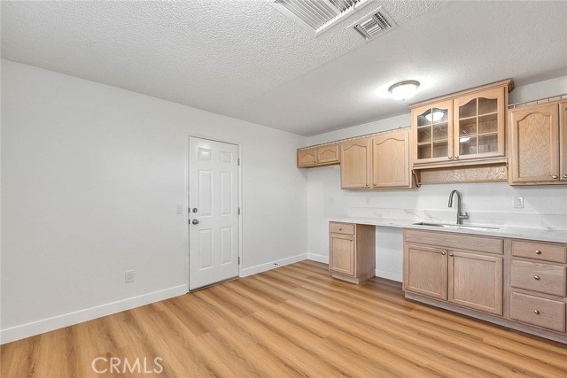 Detail Gallery Image 6 of 29 For 22133 Thunderbird, Apple Valley,  CA 92307 - 2 Beds | 1 Baths