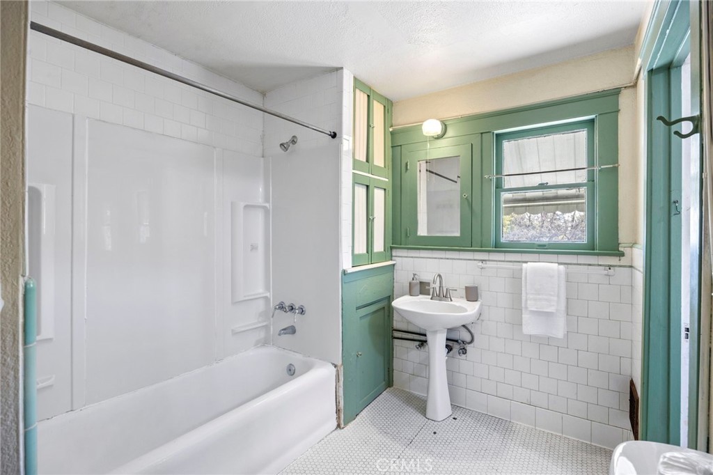 MLS #OC25144639 img 21