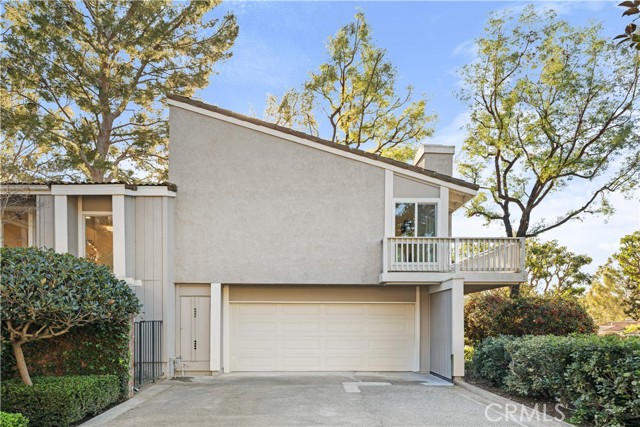 Front Image Thumbnail for CROC26010951