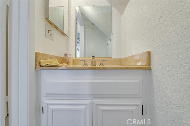 10229 Variel Avenue, Chatsworth CA: https://media.crmls.org/medias/abc0b769-ea6e-41c6-84d5-8547c0e17754.jpg