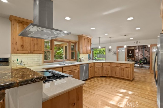 Detail Gallery Image 27 of 72 For 15 Quadra Ct, Chico,  CA 95928 - 4 Beds | 2/1 Baths