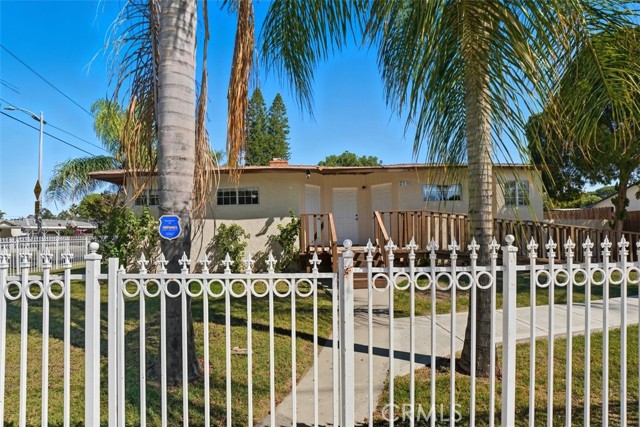 7958 Tampa Ave, Reseda CA: https://media.crmls.org/medias/abc1214d-78de-4068-bdc7-4d28cf3954be.jpg