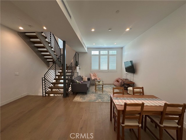 Detail Gallery Image 4 of 24 For 3103 S Dakota Dr, Los Angeles,  CA 90034 - 3 Beds | 3/1 Baths