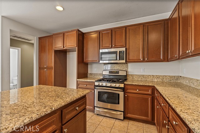 Detail Gallery Image 8 of 34 For 14540 Purdue Ave, Chino,  CA 91710 - 3 Beds | 2/1 Baths