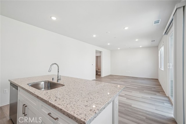 2097 Bergamot Street, Redlands CA: https://media.crmls.org/medias/abc3d9bd-50fe-4b05-8d52-34cd26359567.jpg