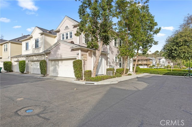 Detail Gallery Image 3 of 21 For 10 Edgartown, Ladera Ranch,  CA 92694 - 2 Beds | 2/1 Baths