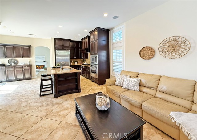 Detail Gallery Image 17 of 64 For 17272 Tidalridge Ln, Huntington Beach,  CA 92649 - 4 Beds | 2/1 Baths