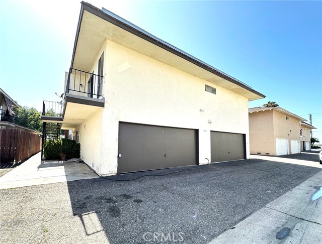 Detail Gallery Image 8 of 13 For 16052 Waikiki Ln, Huntington Beach,  CA 92649 - – Beds | – Baths