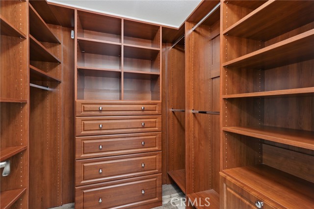 2960 Champion Way, Tustin CA: https://media.crmls.org/medias/abc5c5e6-4264-4fdd-b285-c031c8850821.jpg