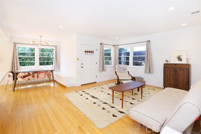 Detail Gallery Image 7 of 28 For 1113 Amoroso Pl, Venice,  CA 90291 - 2 Beds | 1 Baths