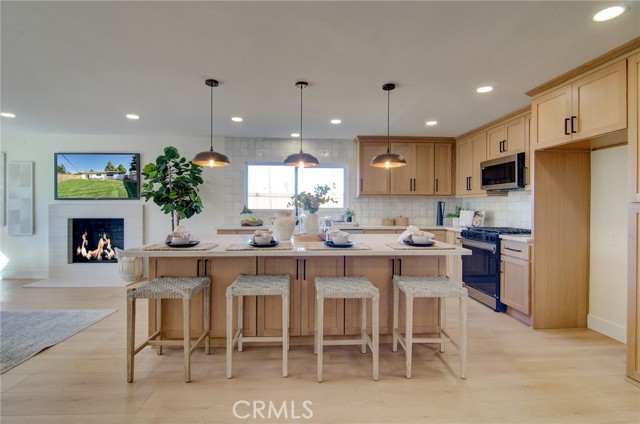 Detail Gallery Image 4 of 29 For 8652 Royer, Huntington Beach,  CA 92647 - 4 Beds | 2 Baths