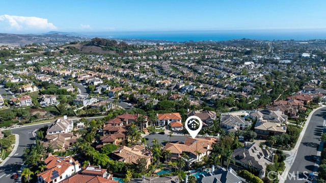 5 Ebony Glade, Laguna Niguel CA: https://media.crmls.org/medias/abc65d35-8d86-4484-91a8-bb09710def87.jpg