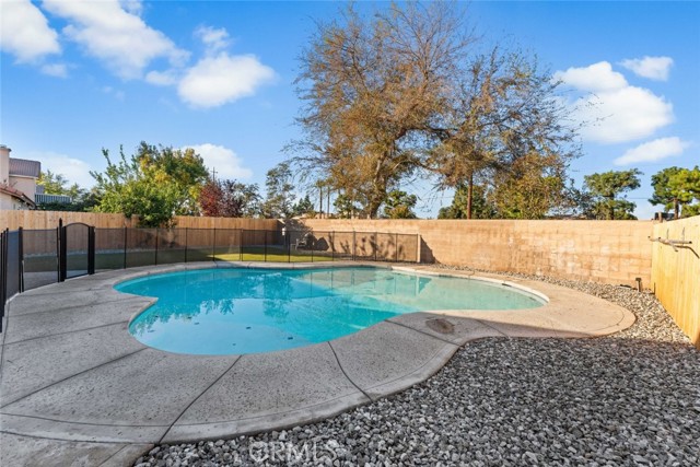 Detail Gallery Image 51 of 51 For 3910 Whirlwind Dr, Bakersfield,  CA 93313 - 3 Beds | 3 Baths