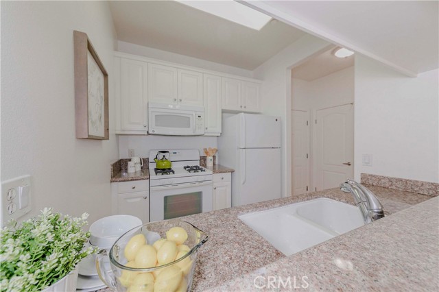 Detail Gallery Image 7 of 46 For 3120 Sepulveda Bld #306,  Torrance,  CA 90505 - 2 Beds | 1/1 Baths