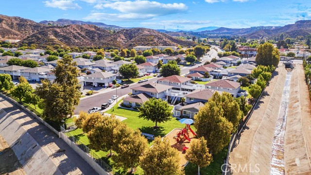 Image 5 of 21 For 17675 Sierra Highway