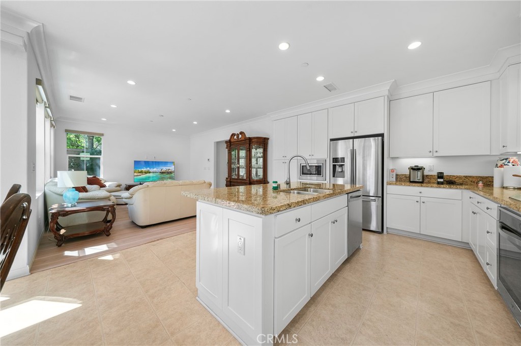 MLS #OC25230521 image #5