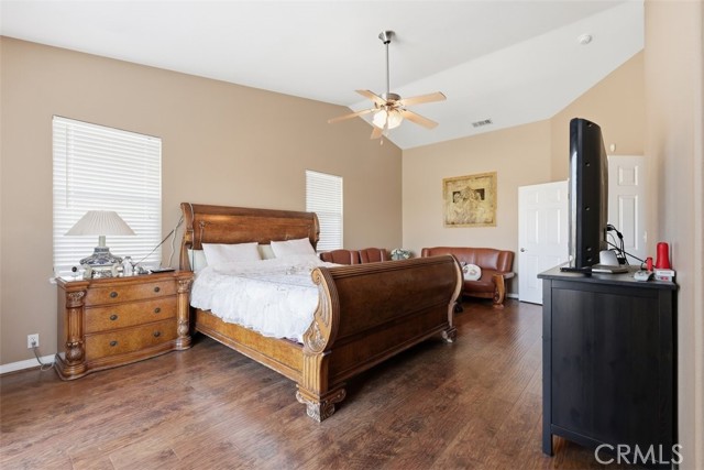 21268 Chardonnay, Apple Valley CA: https://media.crmls.org/medias/abca1657-455f-47f0-a5c9-70bf89f2878d.jpg