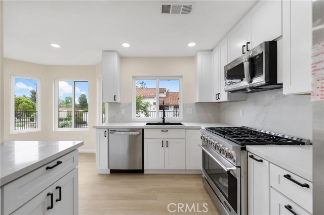 Detail Gallery Image 13 of 38 For 1723 Larkhaven Glen, Escondido,  CA 92026 - 3 Beds | 2 Baths