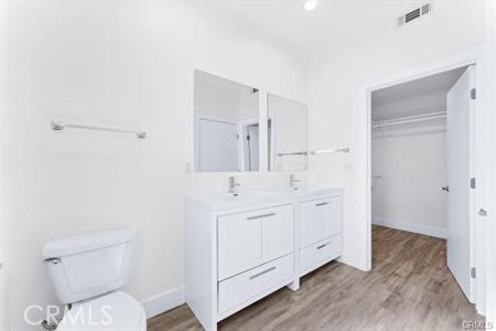 Detail Gallery Image 14 of 33 For 51 Kennebec Ave #3,  Long Beach,  CA 90803 - 3 Beds | 3/1 Baths