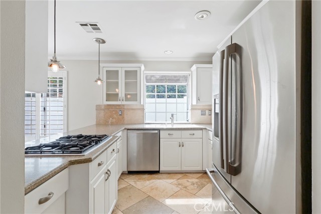 Detail Gallery Image 7 of 34 For 3327 California Ave, Signal Hill,  CA 90755 - 3 Beds | 2/1 Baths