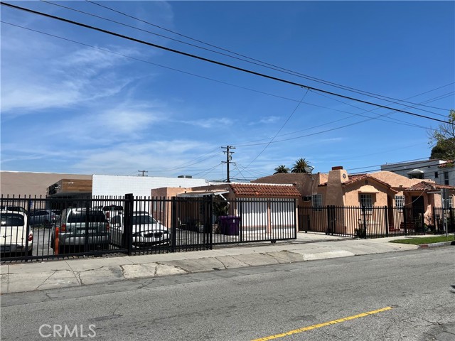 2000 Pacific Avenue, Long Beach, California 90806, ,Multi-Family,For Sale,Pacific,IV24073484