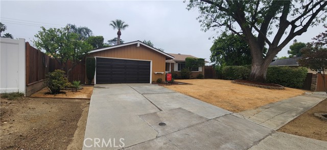 5853 Keokuk Avenue, Woodland Hills CA: https://media.crmls.org/medias/abcc3b46-9432-4b8e-99da-3293b1c39d17.jpg